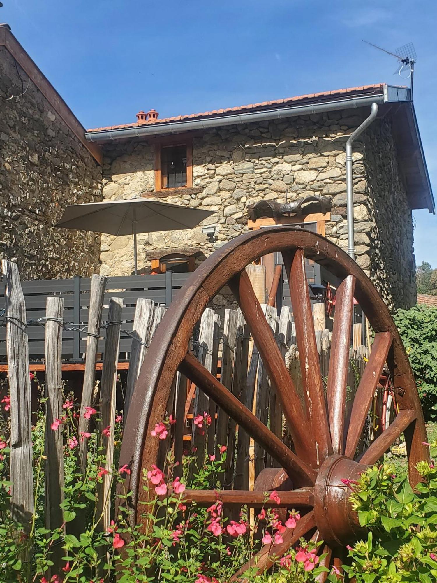 Gite La Grangette De Pauline Mercus-Garrabet Exterior foto